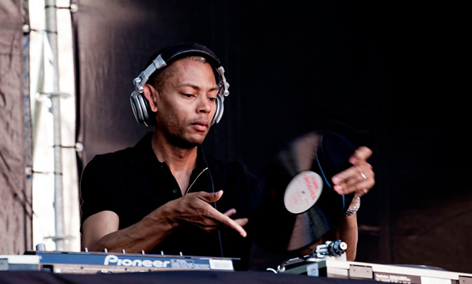 Jeff Mills reveló nuevo estabilizador de vinilos